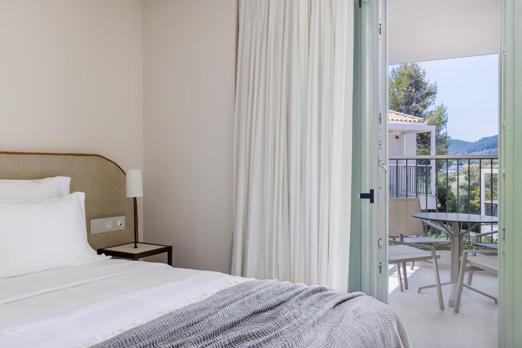 Deluxe Suite with Sea View